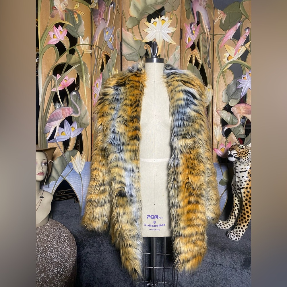 Glamorous, and brand new with tags! Michael Kors faux fur tiger print coat! 😊
